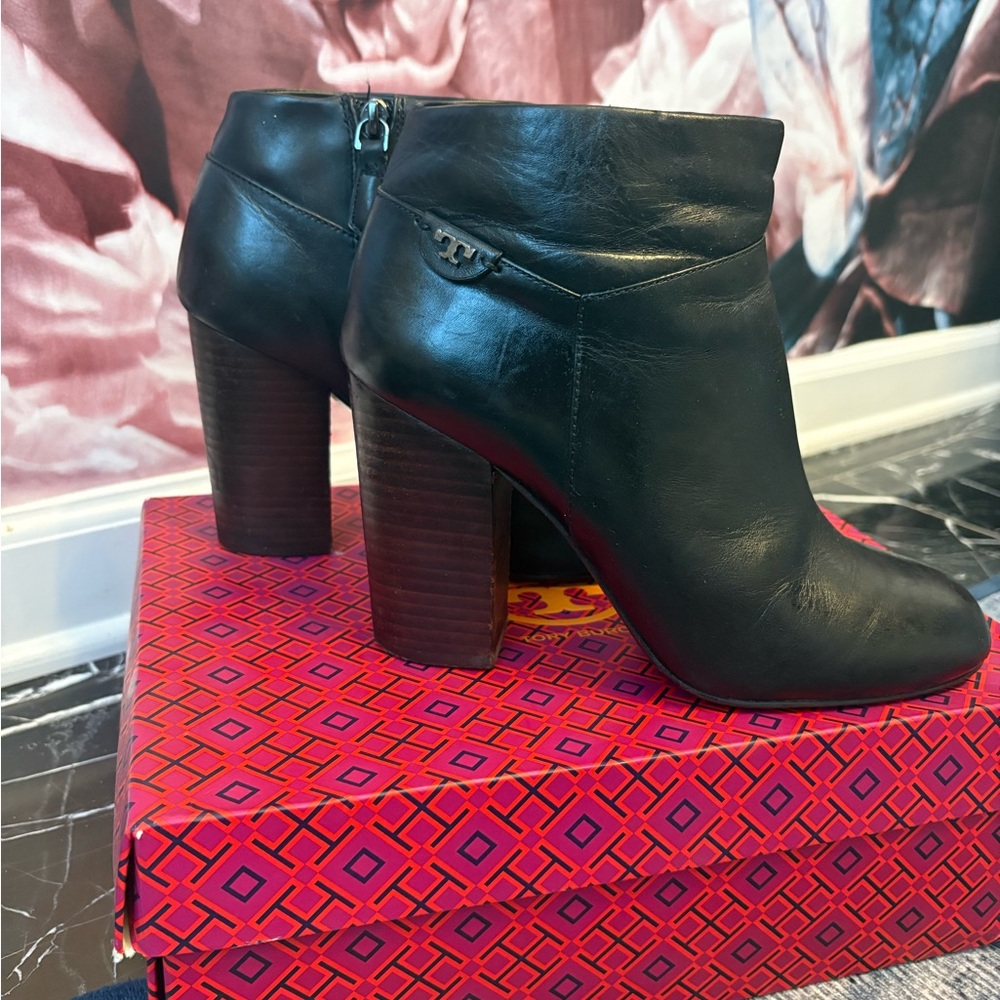 Tory Burch Booties Boot Ankle Black Leather Stacked Block Heel Womens 10 - Picture 6 of 6